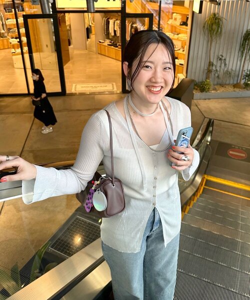 SHENERY（シーナリー）の「《インフルエンサー＠komorin_コラボ》チョーカーリブカーディガン（カーディガン/ボレロ・レディース・ブラック/ライトグレー/グリーン・FREE）」の18枚目の写真