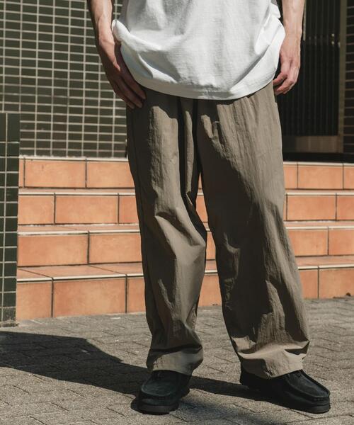 URBAN RESEARCH DOORS(アーバンリサーチドアーズ)の「OUTDOOR EXCHANGE ナイロンパンツ(その他パンツ・メンズ・ベージュ/ブラック・LARGE/MEDIUM)」の9枚目の写真