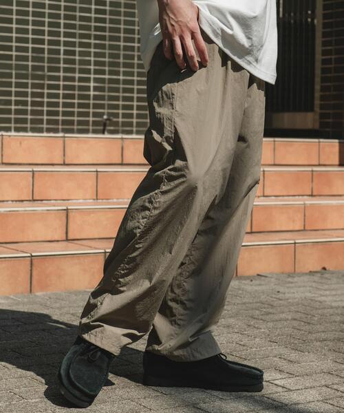 URBAN RESEARCH DOORS(アーバンリサーチドアーズ)の「OUTDOOR EXCHANGE ナイロンパンツ(その他パンツ・メンズ・ベージュ/ブラック・LARGE/MEDIUM)」の11枚目の写真