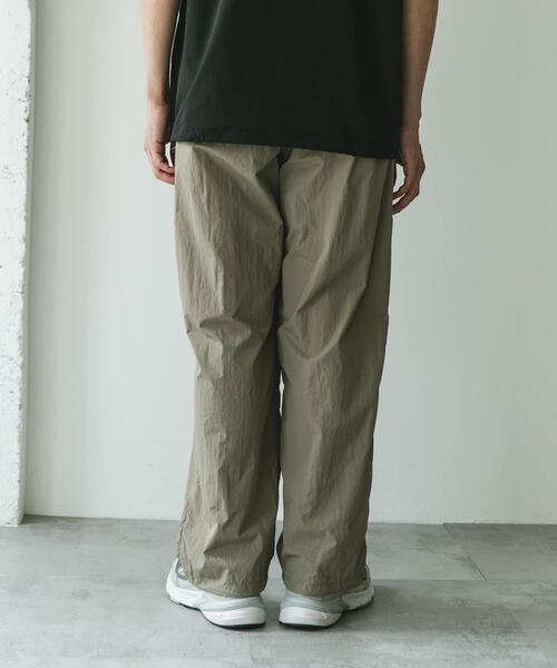 URBAN RESEARCH DOORS(アーバンリサーチドアーズ)の「OUTDOOR EXCHANGE ナイロンパンツ(その他パンツ・メンズ・ベージュ/ブラック・LARGE/MEDIUM)」の16枚目の写真