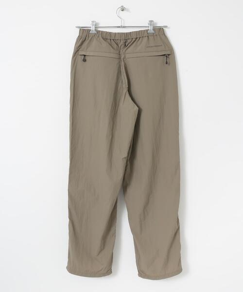URBAN RESEARCH DOORS(アーバンリサーチドアーズ)の「OUTDOOR EXCHANGE ナイロンパンツ(その他パンツ・メンズ・ベージュ/ブラック・LARGE/MEDIUM)」の20枚目の写真