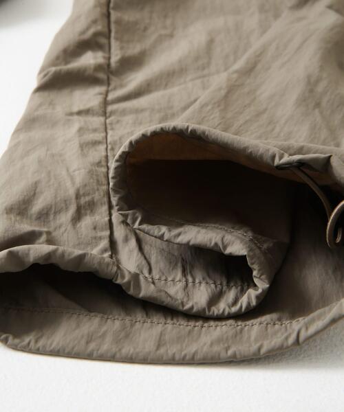 URBAN RESEARCH DOORS(アーバンリサーチドアーズ)の「OUTDOOR EXCHANGE ナイロンパンツ(その他パンツ・メンズ・ベージュ/ブラック・LARGE/MEDIUM)」の22枚目の写真