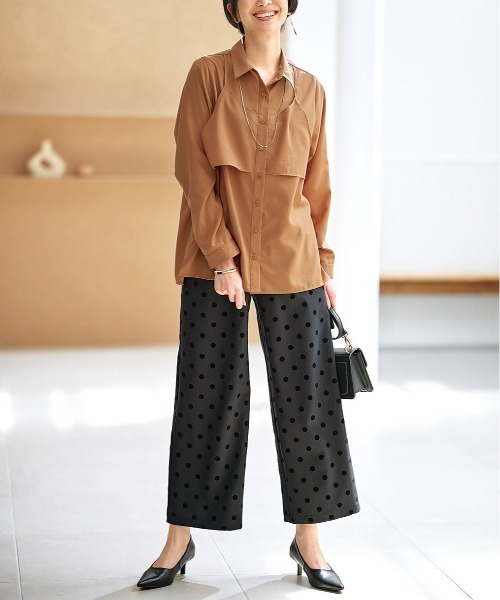 BELLUNA PLUS(ベルーナ)の「ドットフロッキー素材ワイドパンツ(その他パンツ・レディース・ブラウン/ブラック・MEDIUM/LARGE/X-LARGE/SMALL)」の5枚目の写真