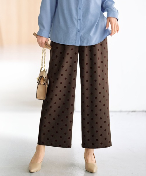 BELLUNA PLUS(ベルーナ)の「ドットフロッキー素材ワイドパンツ(その他パンツ・レディース・ブラウン/ブラック・MEDIUM/LARGE/X-LARGE/SMALL)」の8枚目の写真