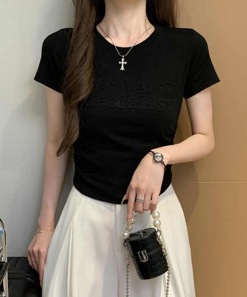 Girly Doll(ガーリードール)の「サイドギャザー立体ロゴデザインTシャツ(Tシャツ/カットソー・レディース・ブラック/ボルドー/ホワイト/ベージュ・M/L)」の3枚目の写真