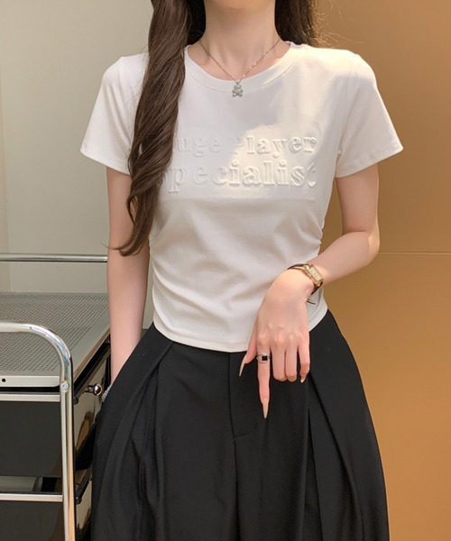 Girly Doll(ガーリードール)の「サイドギャザー立体ロゴデザインTシャツ(Tシャツ/カットソー・レディース・ブラック/ボルドー/ホワイト/ベージュ・M/L)」の5枚目の写真