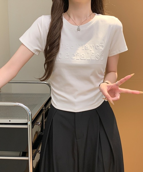 Girly Doll(ガーリードール)の「サイドギャザー立体ロゴデザインTシャツ(Tシャツ/カットソー・レディース・ブラック/ボルドー/ホワイト/ベージュ・M/L)」の6枚目の写真