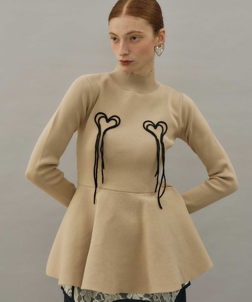 VIOLETTA(ヴィオレッタ)の「ハートモチーフペプラムニット(ニット/セーター・レディース・アイボリー/ブラック/ライトブルー/ベージュ・FREE)」の15枚目の写真