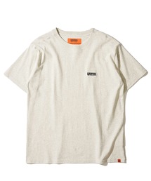 UNIVERSAL OVERALL（ユニバーサルオーバーオール）の「【UNIVERSAL OVERALL】EMBROIDERY TEE / フロントワンポイントクルーネックTシャツ（Tシャツ/カットソー）」