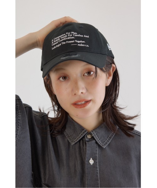 RODEO CROWNS WIDE BOWL(ロデオクラウンズワイドボウル)の「NEW ERA 9TWENTY MESSAGE CAP(キャップ・レディース・ブラック/ブラウン/ベージュ/ネイビー・FREE)」の6枚目の写真
