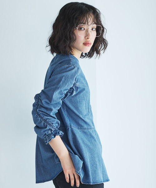 SOMETHING(サムシング)の「SOMETHINGシャーリングスリーブデニムブラウス(シャツ/ブラウス・レディース・ライトインディゴブルー/ダークインディゴブルー・FREE)」の16枚目の写真