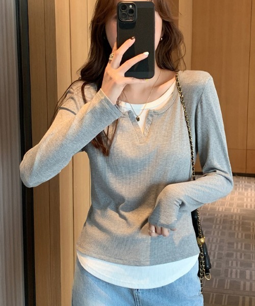 cammie(キャミー)の「レイヤード風キーネックリブテレコ長袖トップス(Tシャツ/カットソー・レディース・ブラック/グレー/ブルー・MEDIUM/LARGE)」の12枚目の写真