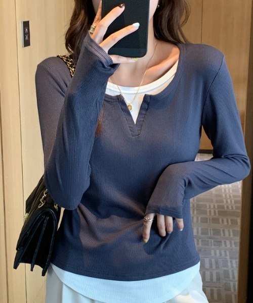 cammie(キャミー)の「レイヤード風キーネックリブテレコ長袖トップス(Tシャツ/カットソー・レディース・ブラック/グレー/ブルー・MEDIUM/LARGE)」の14枚目の写真