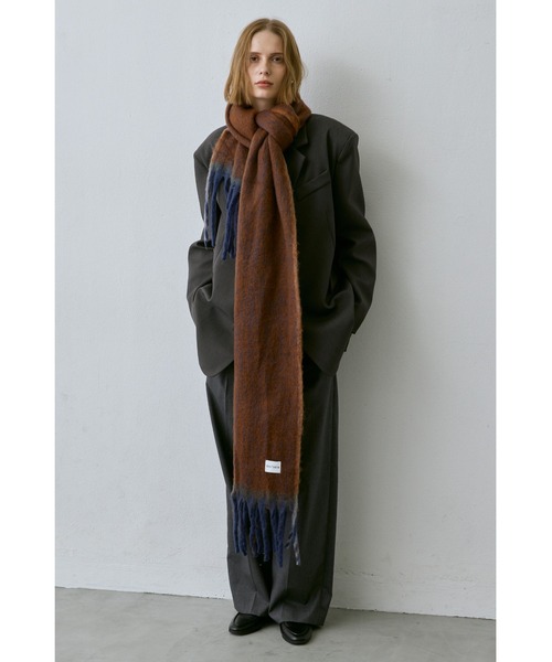 un/neu（アンノイ）の「ミックス配色マフラー / アウトラインカラーストール（マフラー・レディース・オレンジ/ピンク/ブラック・FREE）」の11枚目の写真