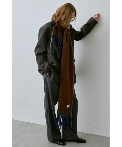 un/neu（アンノイ）の「ミックス配色マフラー / アウトラインカラーストール（マフラー・レディース・オレンジ/ピンク/ブラック・FREE）」の12枚目の写真