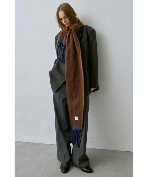 un/neu（アンノイ）の「ミックス配色マフラー / アウトラインカラーストール（マフラー・レディース・オレンジ/ピンク/ブラック・FREE）」の9枚目の写真