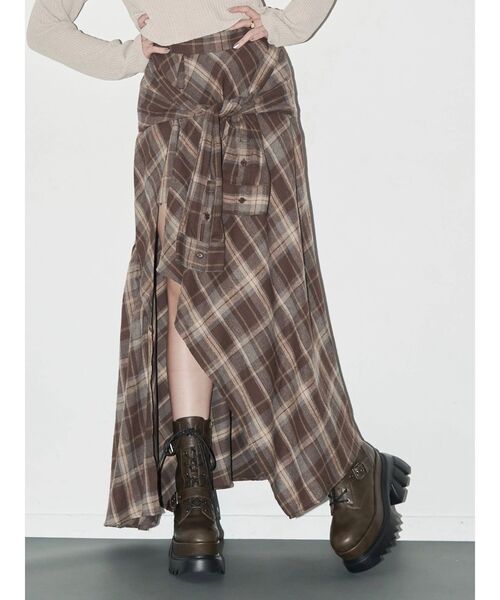 EVRIS（エヴリス）の「スリーブデザインチェックアシンメトリースカート（スカート・レディース・ブラック/ネイビー/ブラウン・SMALL/MEDIUM）」の3枚目の写真