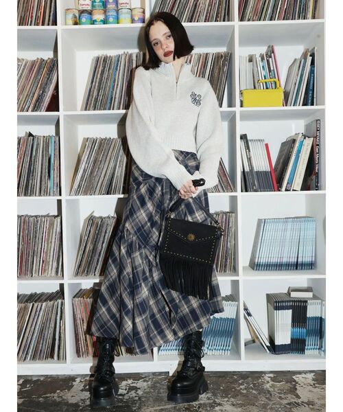 EVRIS（エヴリス）の「スリーブデザインチェックアシンメトリースカート（スカート・レディース・ブラック/ネイビー/ブラウン・SMALL/MEDIUM）」の20枚目の写真