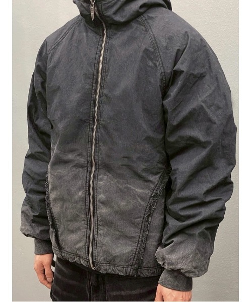 BLR BLUER(ビーエルアールブラー)の「BLR/ビーエルアール/Destroyed Puffer Jacket(ブルゾン・レディース・ブラック・M/S/L)」の3枚目の写真