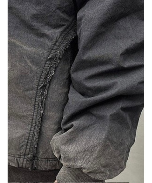 BLR BLUER(ビーエルアールブラー)の「BLR/ビーエルアール/Destroyed Puffer Jacket(ブルゾン・レディース・ブラック・M/S/L)」の6枚目の写真