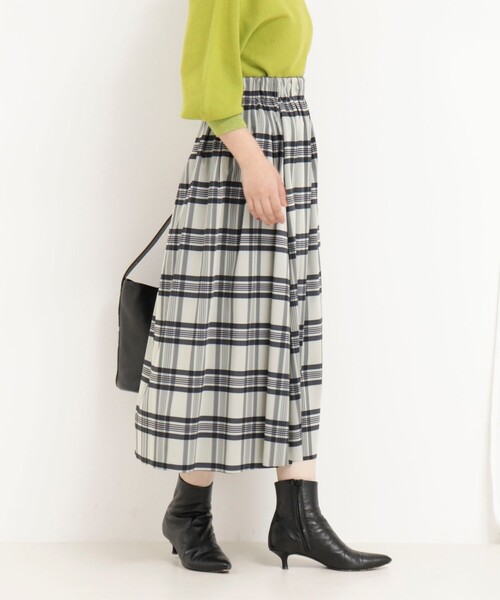 MICO COULIER（ミコクリエ）の「リバーシブルタフタスカート（チェック×ムジ）（スカート・レディース・ブルー系その他/ブラウン系その他・38/36）」の9枚目の写真