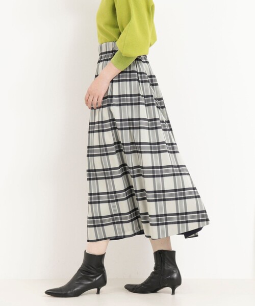 MICO COULIER（ミコクリエ）の「リバーシブルタフタスカート（チェック×ムジ）（スカート・レディース・ブルー系その他/ブラウン系その他・38/36）」の4枚目の写真