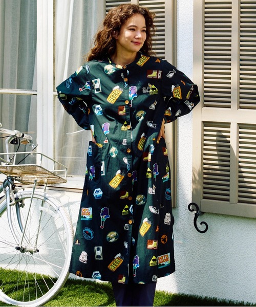 go slow caravan(ゴースローキャラバン)の「アニマル/ワッペン ノーカラーシャツワンピース W(シャツワンピース・レディース・ナチュラル/ダークグリーン・FREE)」の1枚目の写真