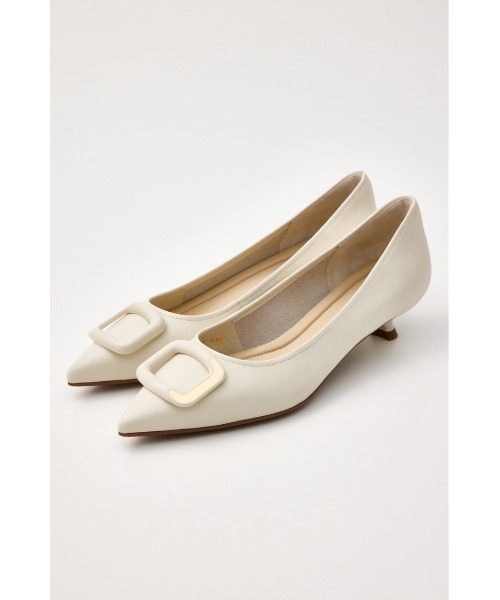 STACCATO(スタッカート)の「テジーキトゥンヒールパンプス(パンプス・レディース・ホワイト/ブラック・24.5cm/22.5cm/23cm/23.5cm/24cm)」の1枚目の写真