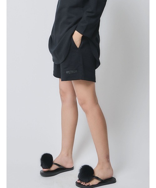 mikomori(ミコモリ)の「SWEAT SHORTS(スウェットパンツ・レディース・ホワイト/チャコールグレー/ブラック・FREE)」の6枚目の写真