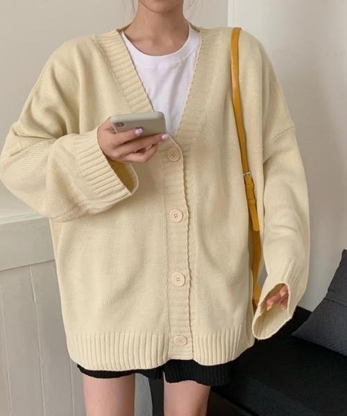 cammie(キャミー)の「ロールアップスリーブオーバーサイズカーディガン(カーディガン/ボレロ・レディース・ベージュ/ブラック/オフホワイト・F)」の1枚目の写真
