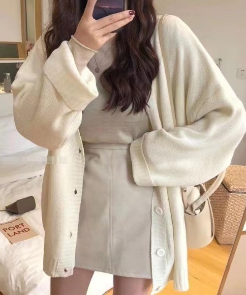 cammie(キャミー)の「ロールアップスリーブオーバーサイズカーディガン(カーディガン/ボレロ・レディース・ベージュ/ブラック/オフホワイト・F)」の8枚目の写真