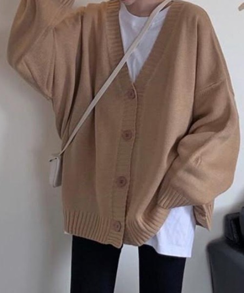 cammie(キャミー)の「ロールアップスリーブオーバーサイズカーディガン(カーディガン/ボレロ・レディース・ベージュ/ブラック/オフホワイト・F)」の5枚目の写真