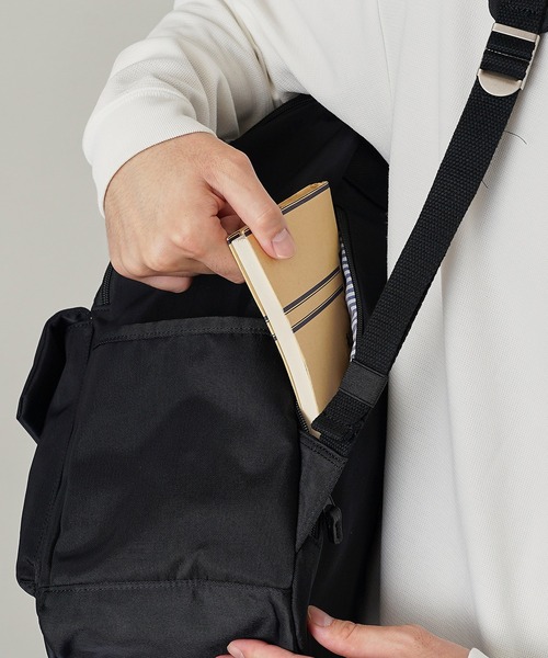 moz(モズ)の「【moz(モズ)】リュック バックパック ZZCI-03L-RN(ショルダーバッグ・レディース・ネイビー×ホワイト/ブラック/キャメル/ブラック×ゴールド・ONE SIZE)」の16枚目の写真
