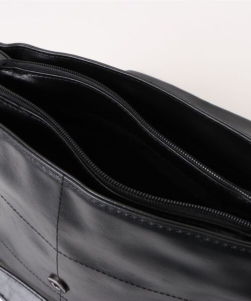 Burner(バーナー)の「【OKUOKU 0909】チェーンストラップ 大容量レザーショルダーバッグ oku-bag-32-28【RBTS】(ショルダーバッグ・レディース・ブラック・FREE)」の4枚目の写真