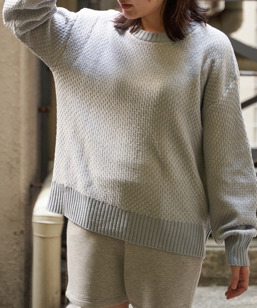 VENCEEXCHANGE(ヴァンスエクスチェンジ)の「バーズアイクルーネックニットプル(ニット/セーター・レディース・ブラック/ライトブルー/オリーブ・S/L/M)」の3枚目の写真