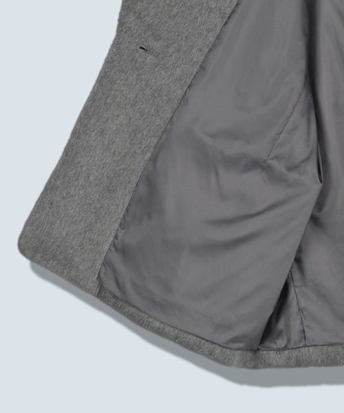 OMMO(オーエムエムオー)の「SLEEVE FUR BIG SHOULDER CT(その他アウター・レディース・ブラック/グレー・36/38)」の3枚目の写真