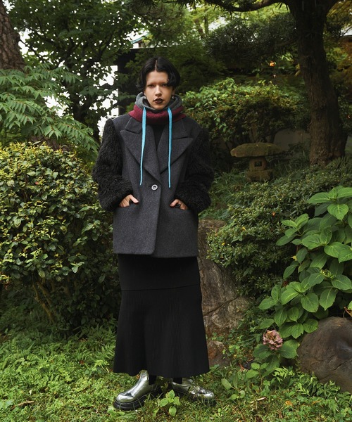 OMMO(オーエムエムオー)の「SLEEVE FUR BIG SHOULDER CT(その他アウター・レディース・ブラック/グレー・36/38)」の15枚目の写真