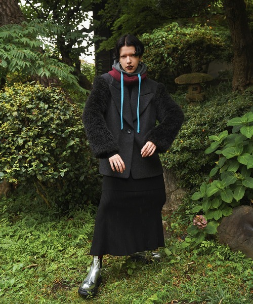 OMMO(オーエムエムオー)の「SLEEVE FUR BIG SHOULDER CT(その他アウター・レディース・ブラック/グレー・36/38)」の17枚目の写真