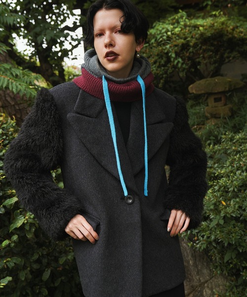 OMMO(オーエムエムオー)の「SLEEVE FUR BIG SHOULDER CT(その他アウター・レディース・ブラック/グレー・36/38)」の20枚目の写真