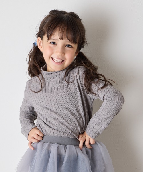 riziere（リジェール）の「ジャガード柄シームレスハイネックプルオーバー（Tシャツ/カットソー・キッズ・グレー/アイボリー/ブラック・90/100/110/120/130/140/150）」の3枚目の写真