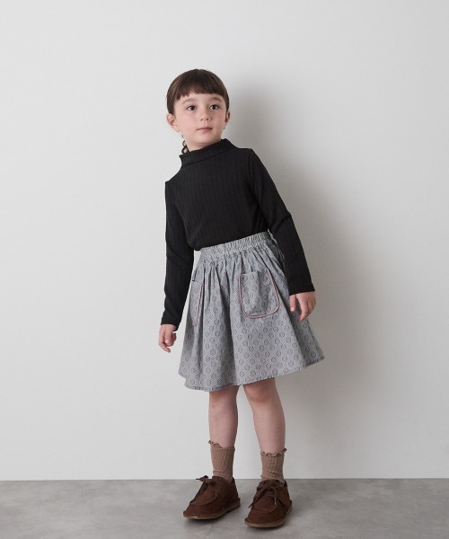 riziere（リジェール）の「ジャガード柄シームレスハイネックプルオーバー（Tシャツ/カットソー・キッズ・グレー/アイボリー/ブラック・90/100/110/120/130/140/150）」の13枚目の写真