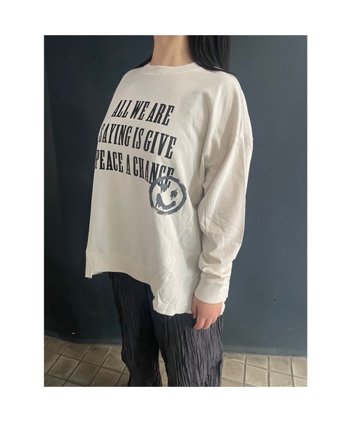 WORLD WIDE LOVE!（ワールドワイドラブ）の「ALL WE ARE 切り替えトップス（スウェット・レディース・ラベンダー/ブラック/オフホワイト・1）」の2枚目の写真