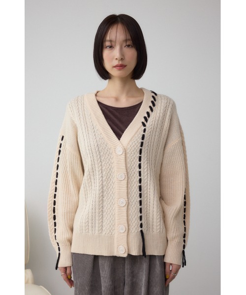 AZUL by moussy(アズールバイマウジー)の「ステッチデザインカーディガン(カーディガン/ボレロ・レディース・アイボリー/ブラック/ブラウン・FREE)」の6枚目の写真