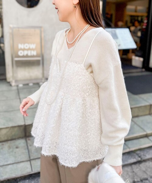 NOLLEY’S Sophi（ノーリーズソフィ）の「《セットアップ対応》ウォッシャブルフェザーチュールキャミブラウス（キャミソール・レディース・オフホワイト/ベージュ/ブラック・38）」の2枚目の写真