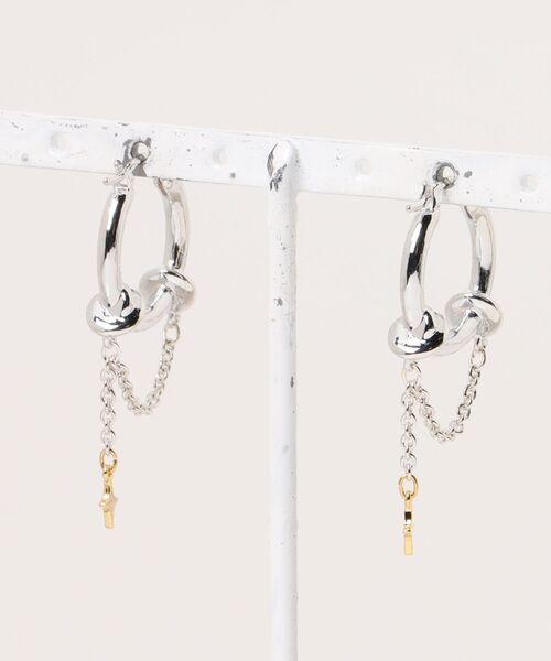LAPUIS（ラピュイ）の「Ornament ピアス【LAPUIS/ラピュイ】（ピアス（両耳用）・レディース・シルバー×ゴールド・フリー）」の10枚目の写真