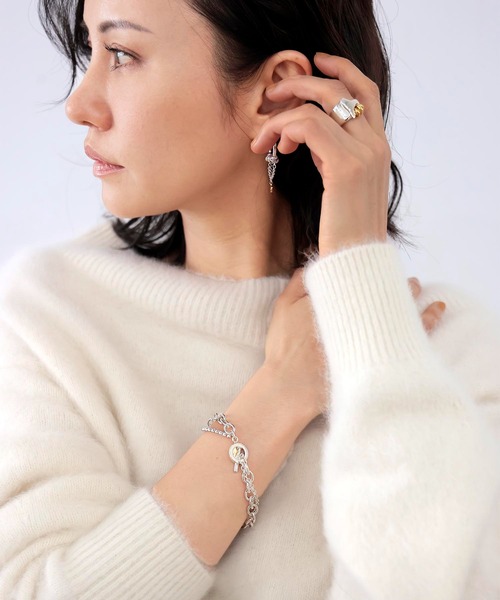 LAPUIS（ラピュイ）の「Ornament ピアス【LAPUIS/ラピュイ】（ピアス（両耳用）・レディース・シルバー×ゴールド・フリー）」の3枚目の写真