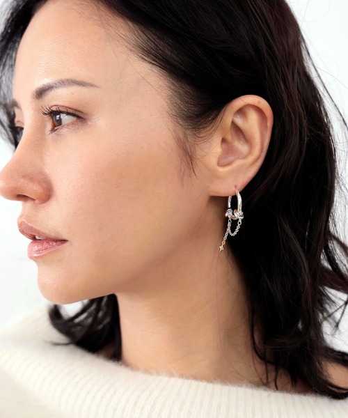 LAPUIS（ラピュイ）の「Ornament ピアス【LAPUIS/ラピュイ】（ピアス（両耳用）・レディース・シルバー×ゴールド・フリー）」の4枚目の写真