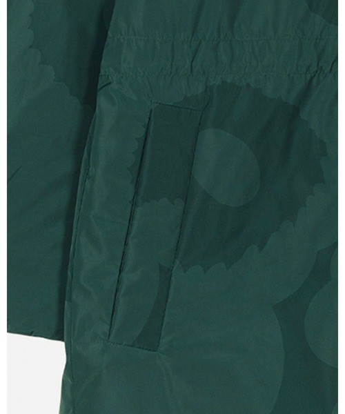 marimekko(マリメッコ)の「Kaannos Unikko / Down coat(ダウンジャケット/コート・レディース・グリーン・MEDIUM/SMALL/X-SMALL)」の9枚目の写真