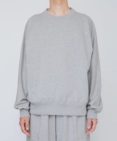 RAINMAKER(レインメーカー)の「【RAINMAKER/レインメーカー】ONE-SIDE KIMONO SLEEVE SWEATSHIRT_LOOSE FIT(スウェット・メンズ・ブラック/グレー・FREE)」の2枚目の写真