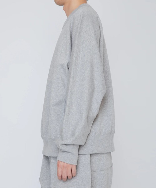 RAINMAKER(レインメーカー)の「【RAINMAKER/レインメーカー】ONE-SIDE KIMONO SLEEVE SWEATSHIRT_LOOSE FIT(スウェット・メンズ・ブラック/グレー・FREE)」の6枚目の写真
